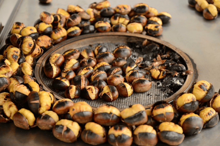 roasted-chestnuts-during-fall-in-Portugal