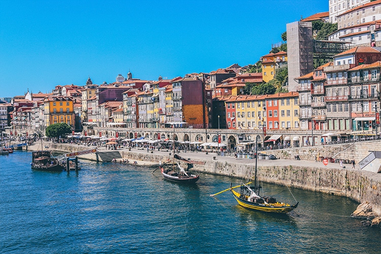 Ribeira in Porto full of history and tourists