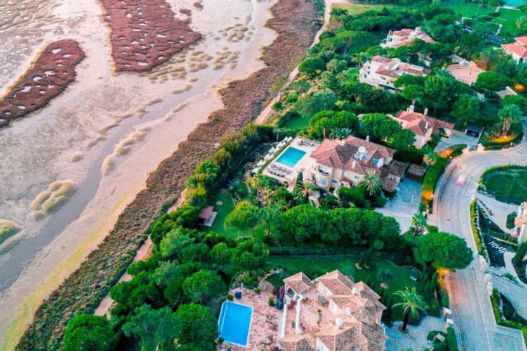 Rich houses in Quinta do Lago Vilamoura Algarve