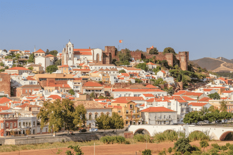 Silves is one of the most typical cities in the Algarve
