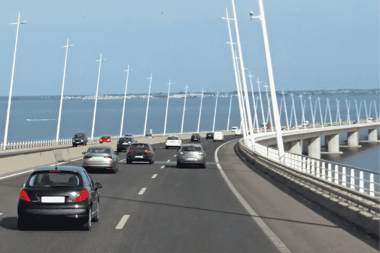 Traffic is one thing to consider before buying a car in Portugal