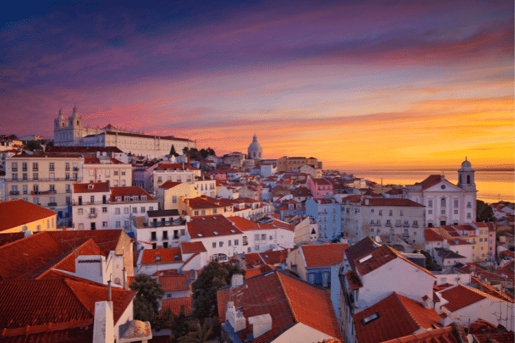 Buying a house in Lisbon
