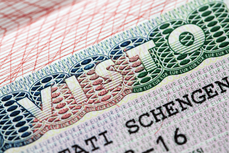Documentos e condições para solicitar um visto de residência
