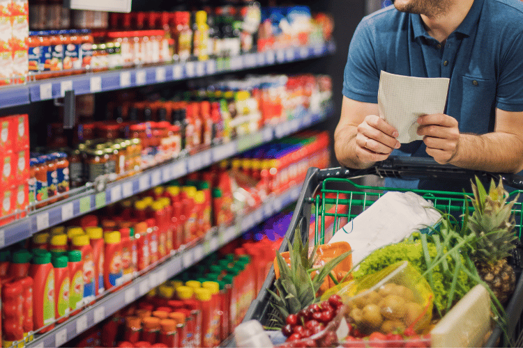 buying-groceries-in-braga