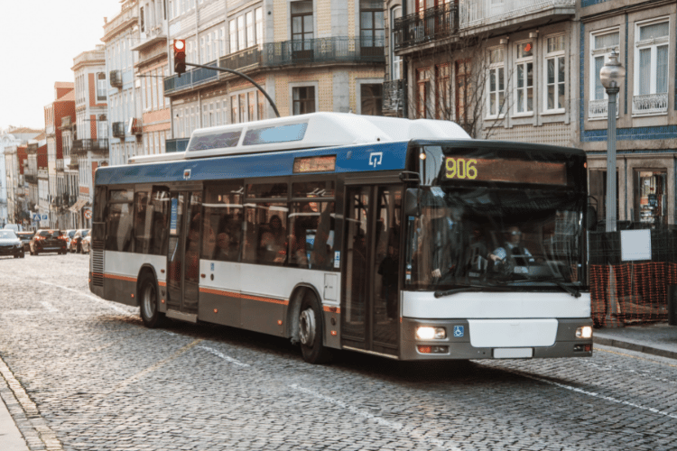 bus-in-porto