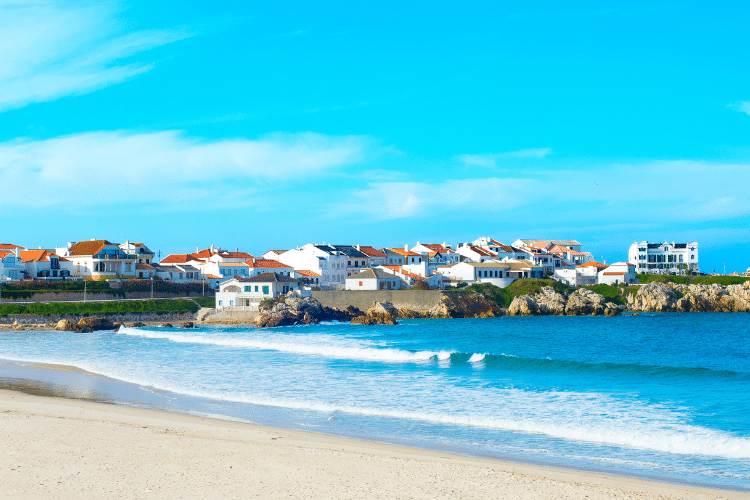 beach-houses-are-a-great-option-for-retirement-in-portugal
