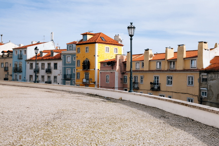 houses-in-lisbon-to-live-in-after-you-move-from-china