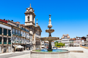 Viver em Guimarães como é a vida no berço de Portugal