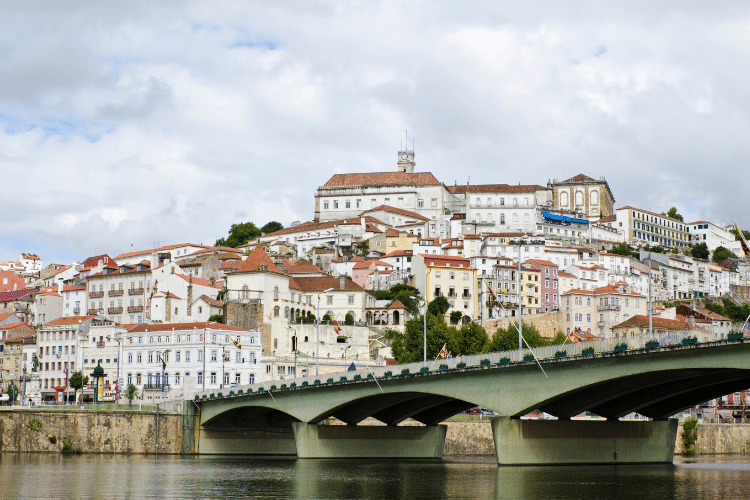 Como escolher ou encontrar um bom imóvel para alugar em Coimbra