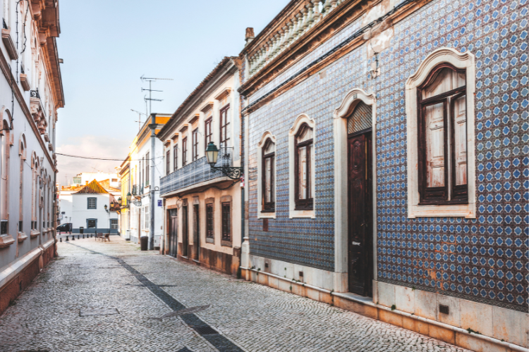buying-a-house-in-Faro
